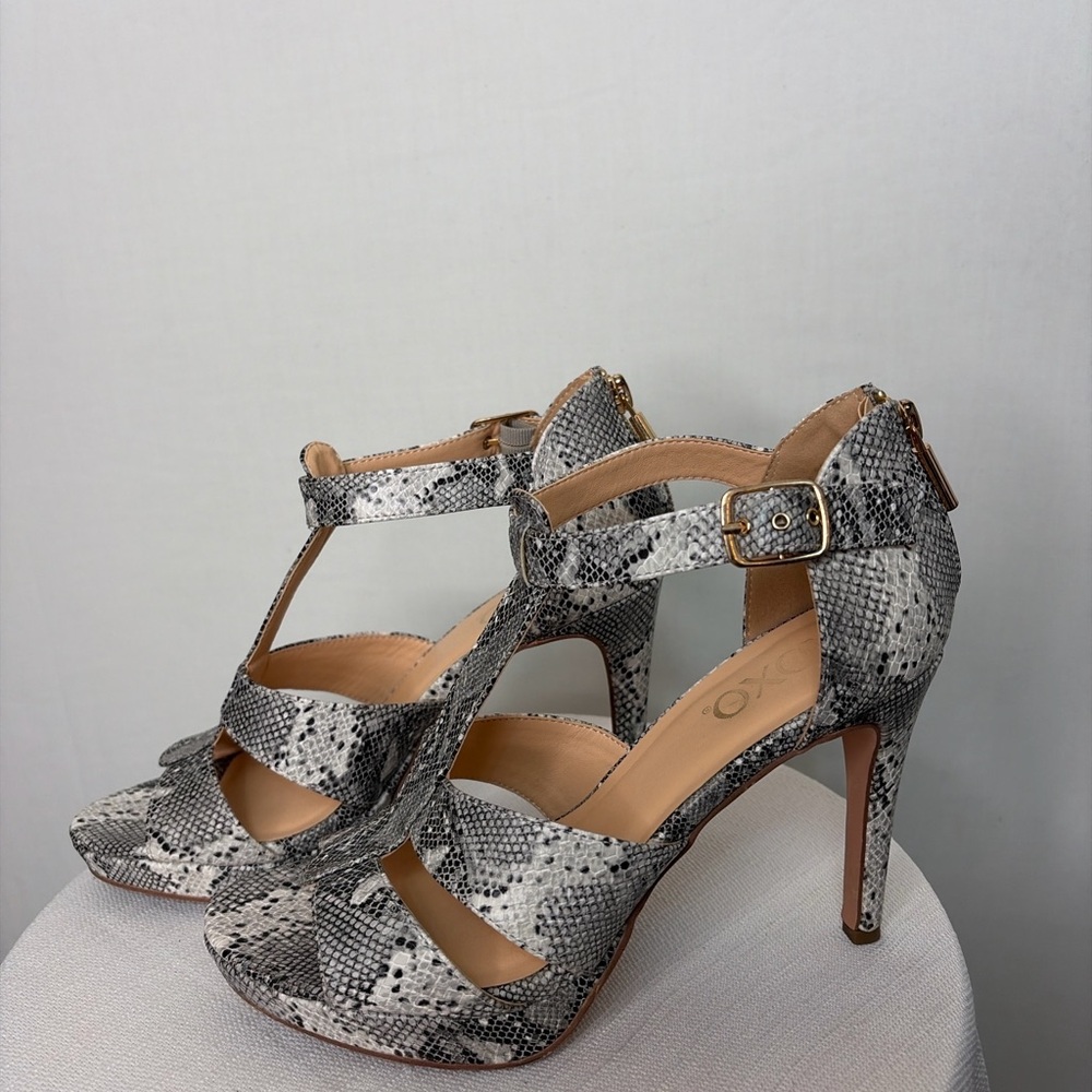 XOXO women’s Size 7.5 Snakeskin T-Strap Platform Heels | 5” Heel(B101)✨